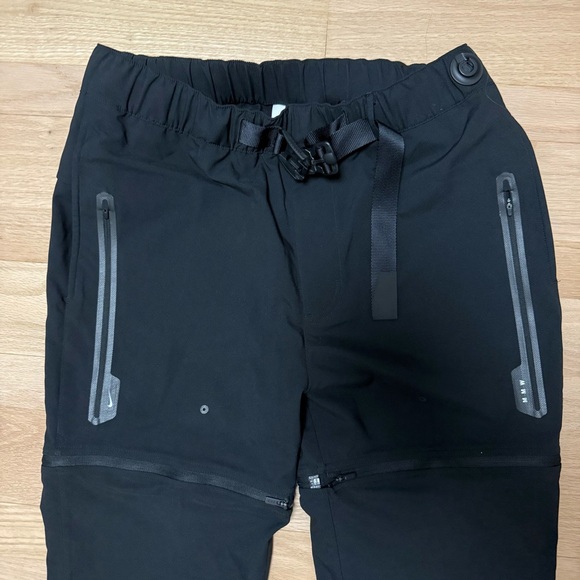 Like new Nike MMW 3-1 convertible pants - Picture 3 of 6